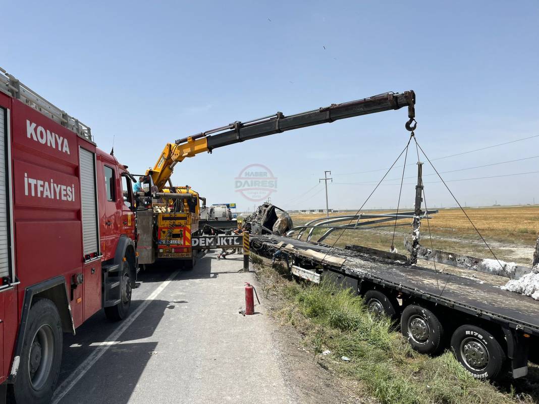 Konya’da feci kaza! TIR alev alev yandı, sürücü öldü 10